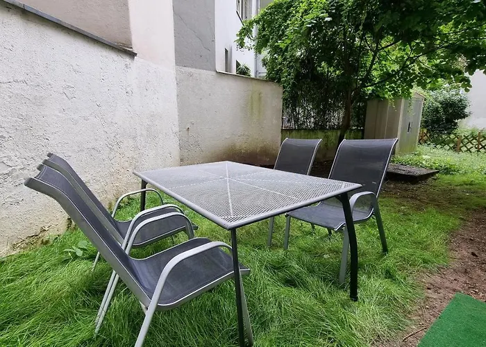 Tanic Deluxe Garden Industrial Fair Apartment Düsseldorf