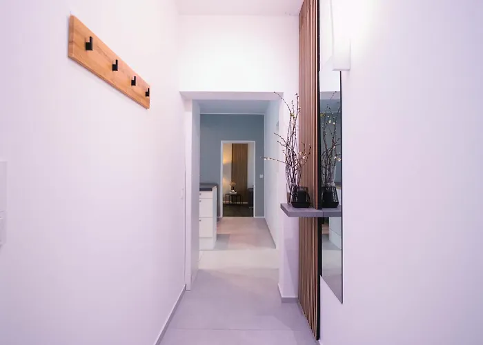 Tanic Deluxe Garden Industrial Fair *