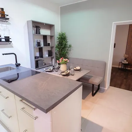 Tanic Deluxe Garden Industrial Fair Ντίσελντορφ